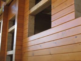 Cenne wskazówki dotyczące pielęgnacji domu drewna. Główne problemy i ich rozwiązania