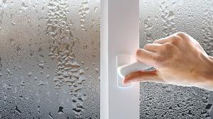 Jak sprawić, by okno „nie jest pocenie się.” Proste wskazówki, aby pozbyć się kondensacji na plastikowych okien.