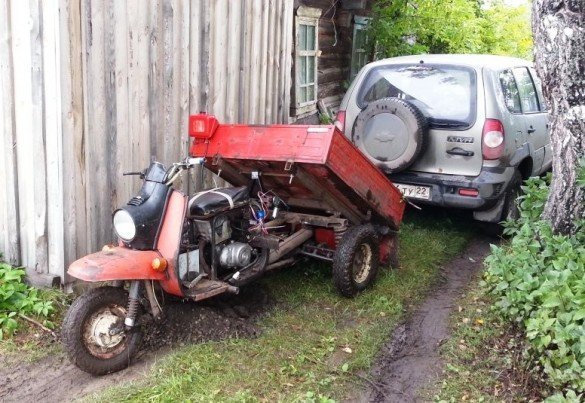 Skuter „mrówka” w zdolnych rękach staje się wywrotka.