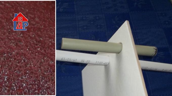 Dwa otwory w płytkach wykonanych z papieru ściernego