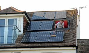 Panele słoneczne w eko-domach przyszłości stanie się koniecznością, a nie luksusem