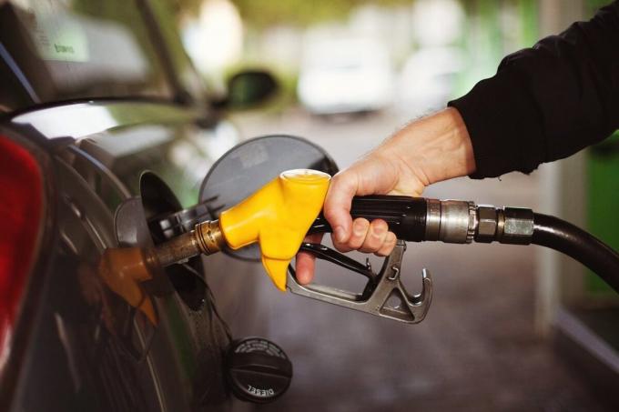 Jaki jest koszt benzyny bez podatków? | ZikZak