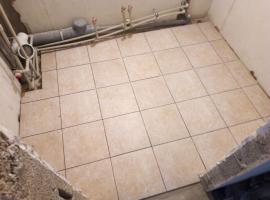 Remont łazienki: gama płytek na ściany i podłogi. W obliczu zaniedbania pracownika