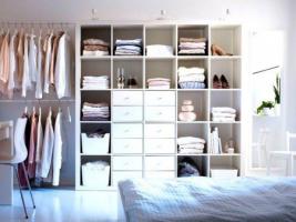 3 inteligentne pomysły otworzyć szafy dla małych sypialni.