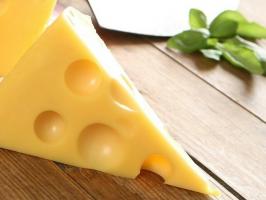 Jakie są korzyści z serem, i czy może on zaszkodzić