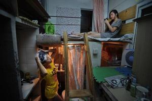 Apartamenty kapsułki w Chinach, czyli jak przetrwać w pudełku spod lodówki